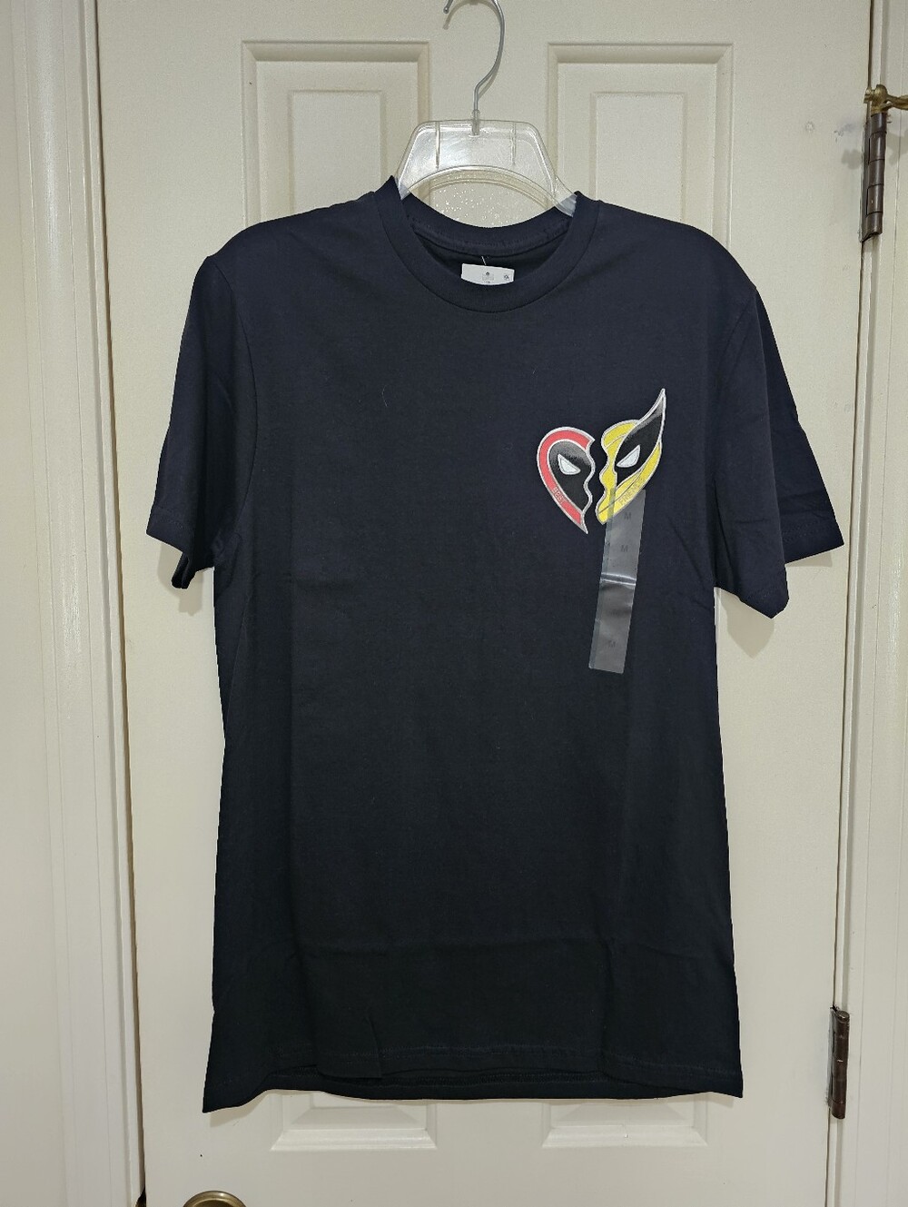 Black Men’s Graphic Short-Sleeve T-Shirt with Deadpool Wolverine Mask Detail